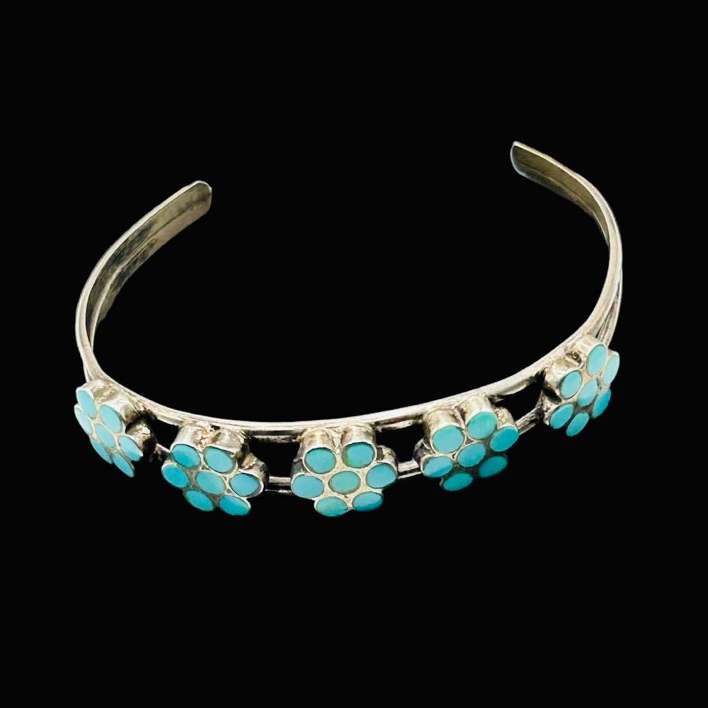 Zuni Dishta Family Sterling Turquoise Flower Bracelet Earring Set - Picture 2 of 13